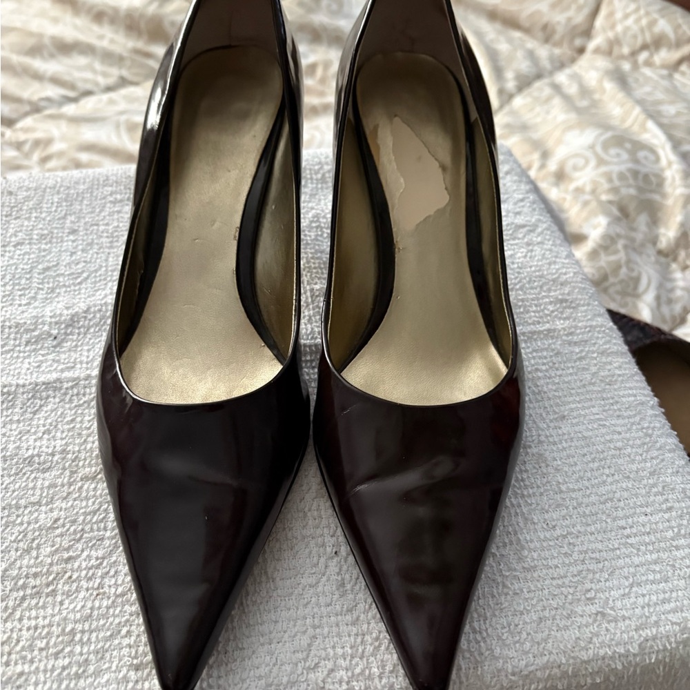 NINE WEST Classic Women's Pointed Toe leather Pumps in Chocolate Brown